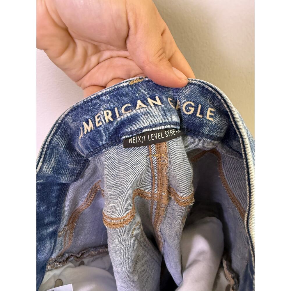 American Eagle Curvy Hi Rise Shortie Denim Shorts Distressed Size 6 - Picture 3 of 7